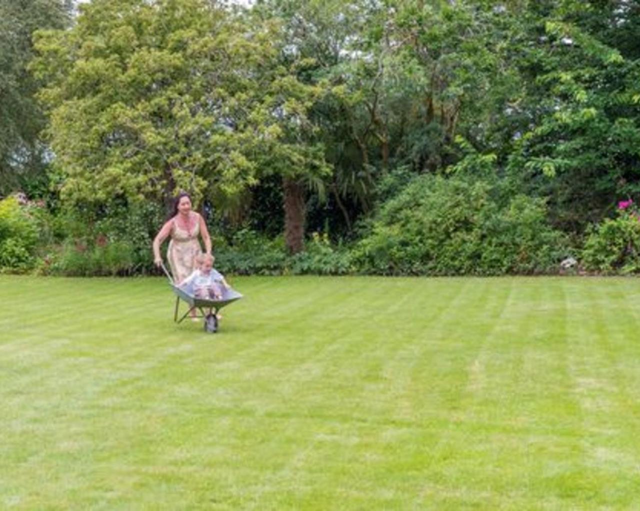 Hemsworth Estate Konuk evi Elgin Dış mekan fotoğraf